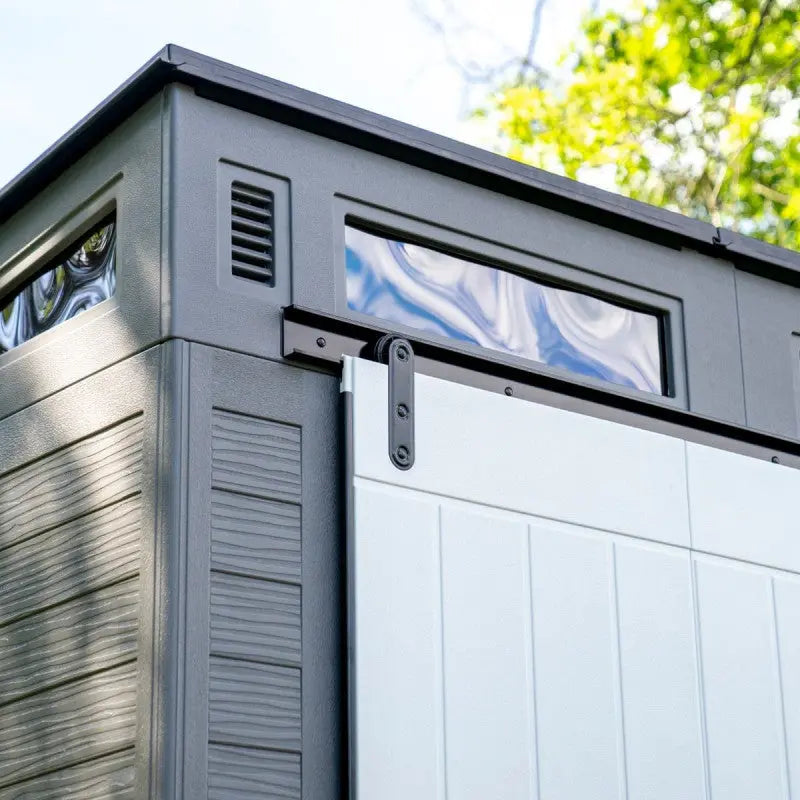 Abri de jardin polyéthylène 25mm gris foncé 7,30m² Modern + plancher - SUNCAST Ma boutique